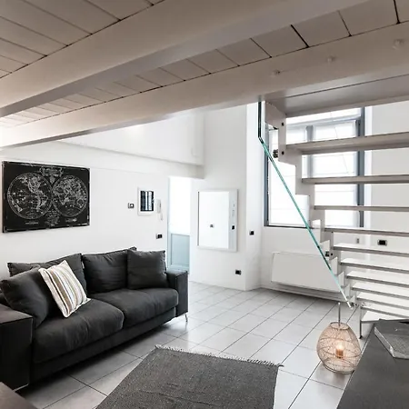 شقة Loft - Bymyhomeincomo كومو